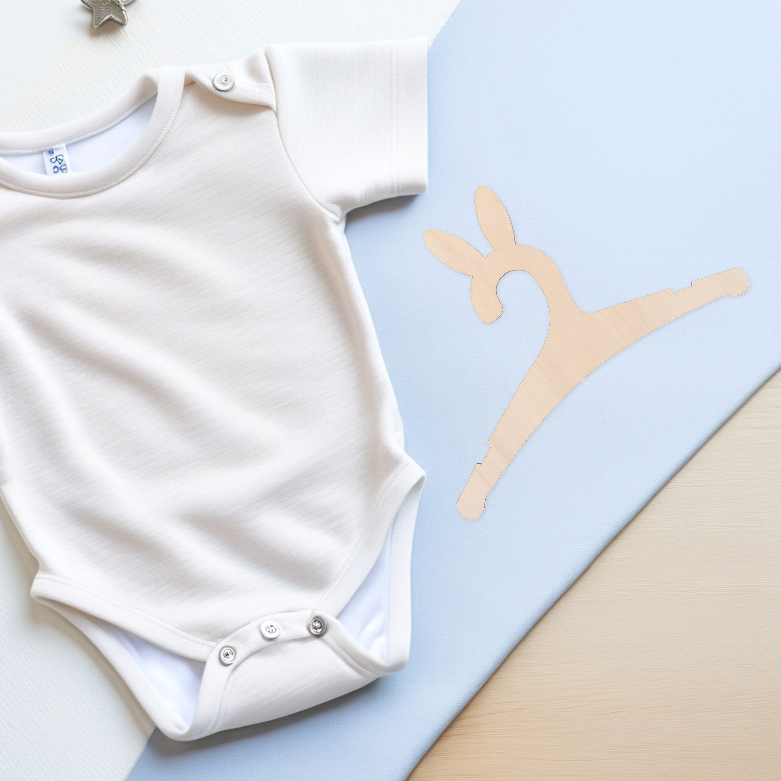 5 قطع من علاقات الملابس الخشبي - مراجعة Closet Organizer Baby وسعره